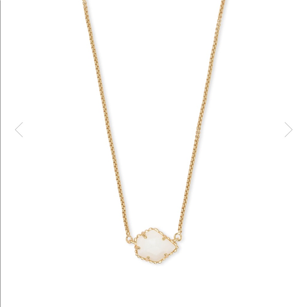 Tess Gold Small Pendant Necklace